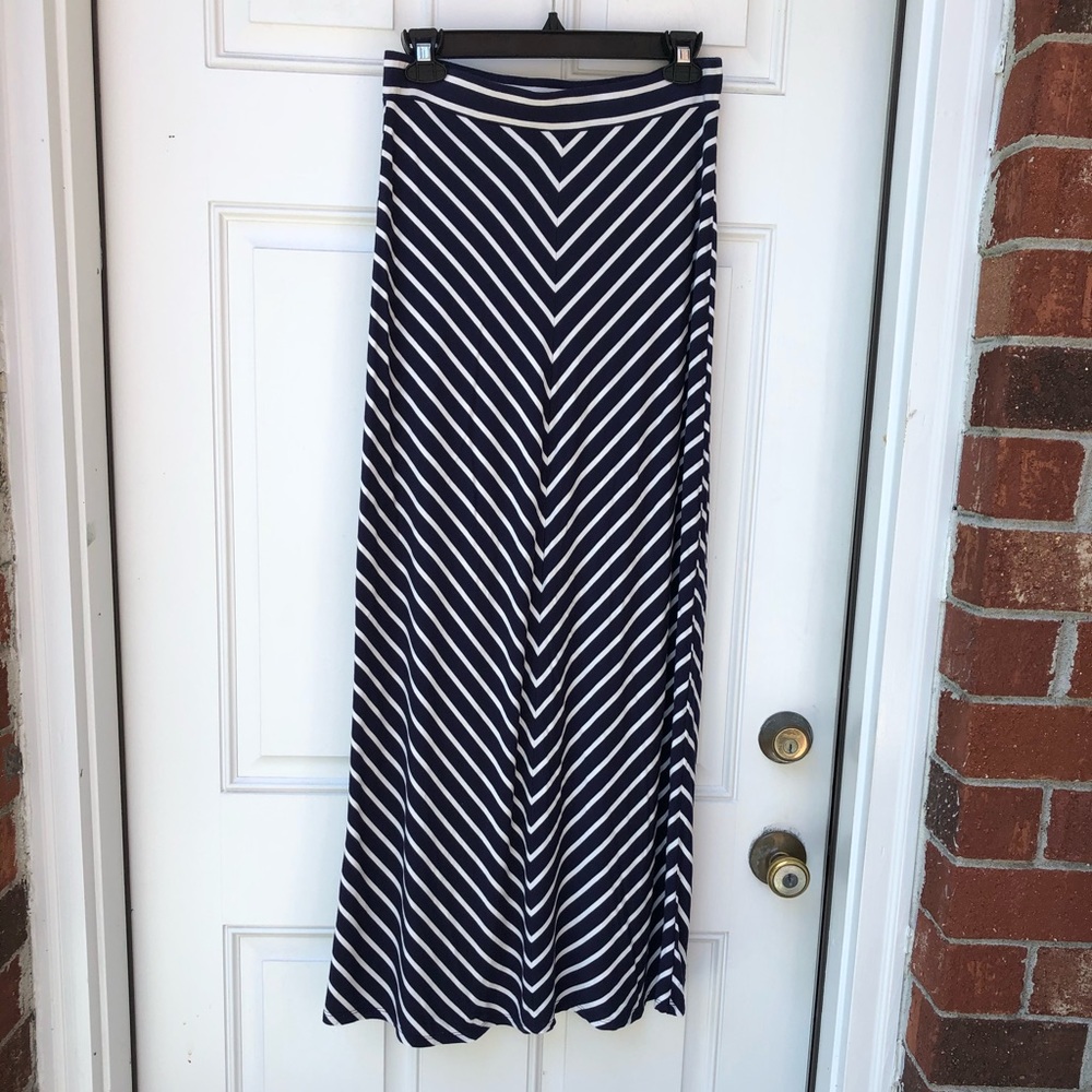 ⚡️LOFT Maxi Skirt